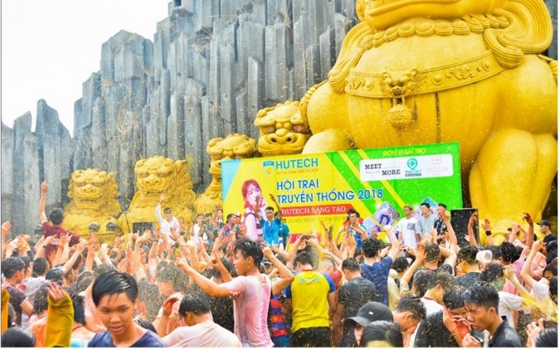 5.000 SINH VIÊN “RỰC LỬA” CÙNG HỘI TRẠI HUTECH 2018 TẠI SUỐI TIÊN